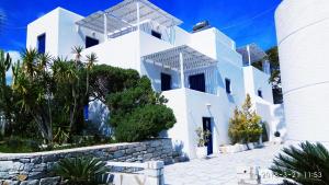 Nicos Studios & Apartments Paros Greece