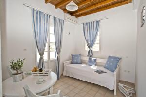 Gryparis' Club Apartments Myconos Greece