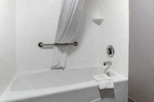 Double Room with Two Double Beds - Accessible/Non-Smoking room in Quality Inn & Suites Bedford West