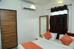 Shree Akshar Restaurant and Hotel