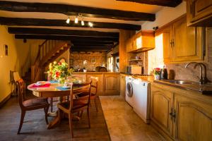 Maisons de vacances Heart of BEYNAC Your typical house with a magical view over river : photos des chambres