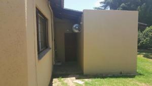 Bachelor Apartment 2