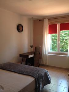 Hotels Le Jardin des Oliviers : photos des chambres