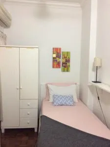 Cozy Single bed WiFi AC and foldable mattress room - 万挠