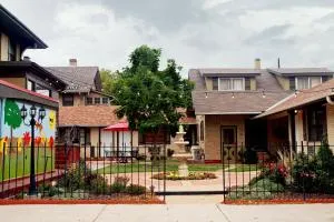 The Crest Motel - Sedgwick