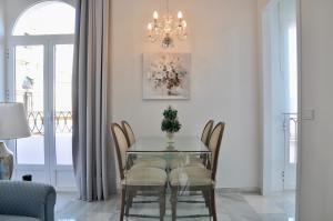 Apartamentos Alfonso XIII Parking