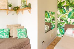 Duomo Views, Light, Jungle-inspired Studio with Terrace