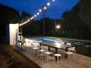 Ban Rub Lom Pool Villa 3 difference villas