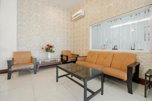 RedDoorz Plus at Karebosi Area 2 Makassar