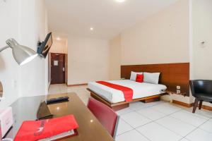 RedDoorz Plus @ Karebosi Area 2