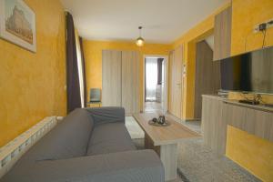 One-Bedroom Apartment room in Mini Sofia