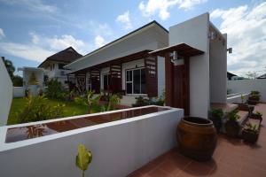 Mrchu Meditation House