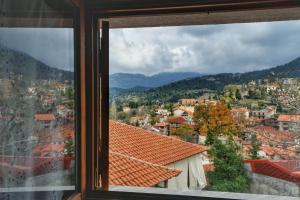 To Balkoni tis Agorianis Parnassos Greece