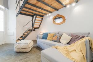 Design & bright flat in Campolide