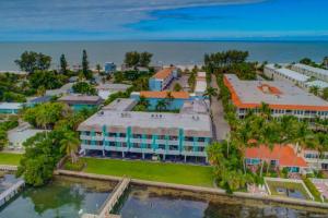 Anna Maria Island Beach Palms 2B