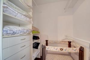 Renovated 22 Unit at Yacht ClubAventura