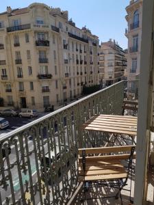 Appartements Cosy central studio Nice Rossini large balcony : photos des chambres