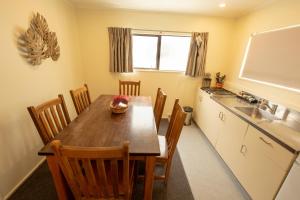 Standard Two-Bedroom Apartment room in Queenstown Top 10 Holiday Park