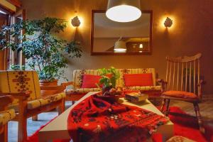 To Balkoni tis Agorianis