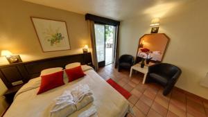 Double Room with Pool View room in Hotel Tropical