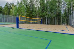 Ski and Racquet Club 203B