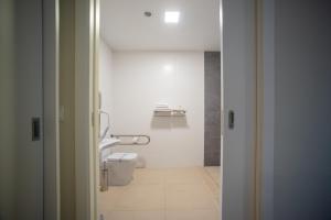 Double Room - Disability Access room in Hotel Canada
