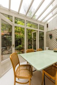 Veeve - Charming Townhouse near Parc Montsouris