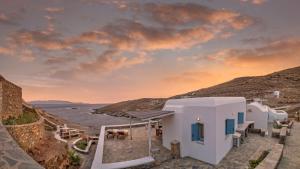 Simousi Villas Kythnos Greece