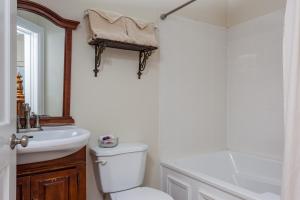 Queen Room with Sea View room in Avonlea