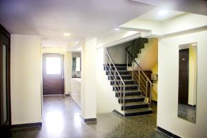 SKS Premier - Golf Course Road