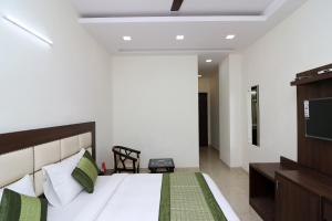 SKS Premier - Golf Course Road