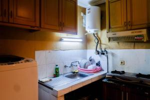 Spacious 1BR Apartment at Taman Beverly By Travelio