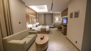 Deluxe Junior Suite with City View room in V Boutique Hotel