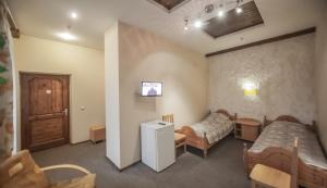 Family Room room in Leo