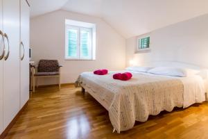 Two-Bedroom Apartment (6 Adults) at Marmontova Street room in Apartments Gajeta