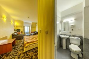 Triple Room room in Hotel Cheap