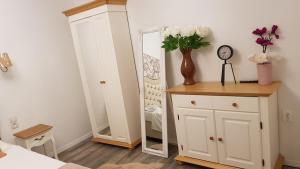 Glam Rose&White Downtown