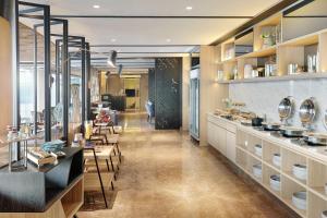 Bar/lounge, Novotel Mangga Dua Hotel in Jakarta