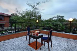 SaffronStays Nithyam - 2BR budget pool villa in Wada, gated community, Wi-Fi, river walk, near Mumbai via NH48