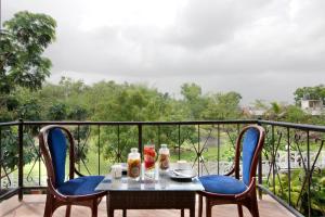 SaffronStays Nithyam - 2BR budget pool villa in Wada, gated community, Wi-Fi, river walk, near Mumbai via NH48