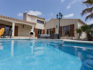 Villas Modern villa with private pool : photos des chambres