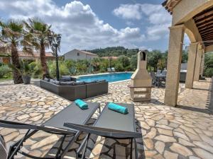 Villas Modern Villa in Felines Minervois with Private Swimming Pool : photos des chambres