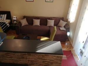 BY THE PARK free parking