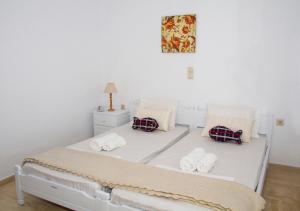white house by the sea Heraklio Greece