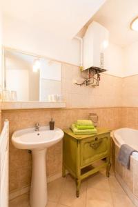 Apartment Sirius F in center of CB