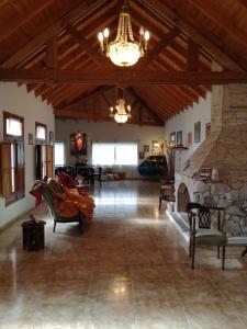 White Field Houses and Spa