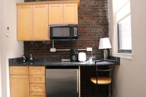 South End Studio Perfect for Work Travel #26