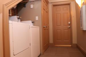 Furnished Studio in the South End #4