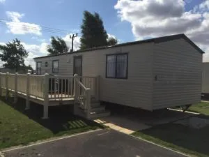 2 and 3 Bedroom caravans with Hot Tubs at tattershall - 塔特舍尔