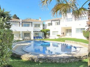 Senhora da Luz Villa Sleeps 6 Pool